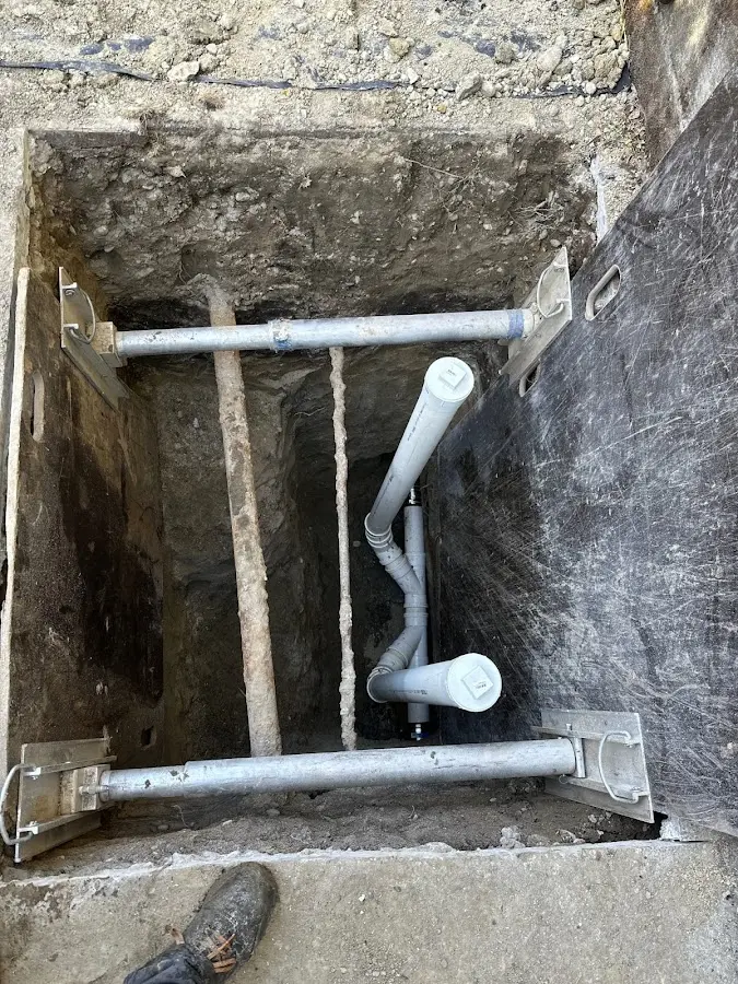 Experienced plumber completing Drain Cleaning work in Eureka